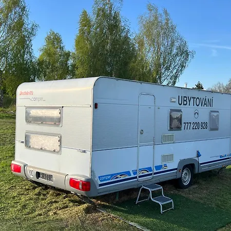 Karavan U Prehrady